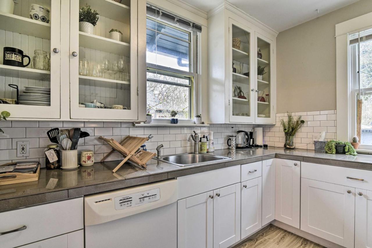 Vintage Sellwood Bungalow - Kayaks Provided! Holiday home