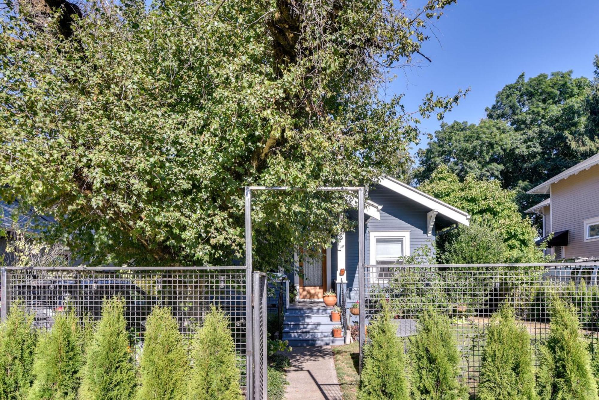 Vintage Sellwood Bungalow - Kayaks Provided! Portland
